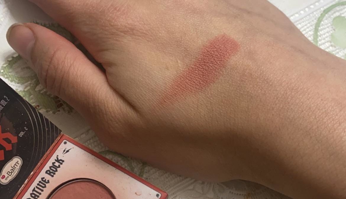 I desperately want a dupe for the Baume’s “ bare minimum ” blush!  It’s only in a face palette so I just have the ipsy sample but it’s my perfect dark pink shade.