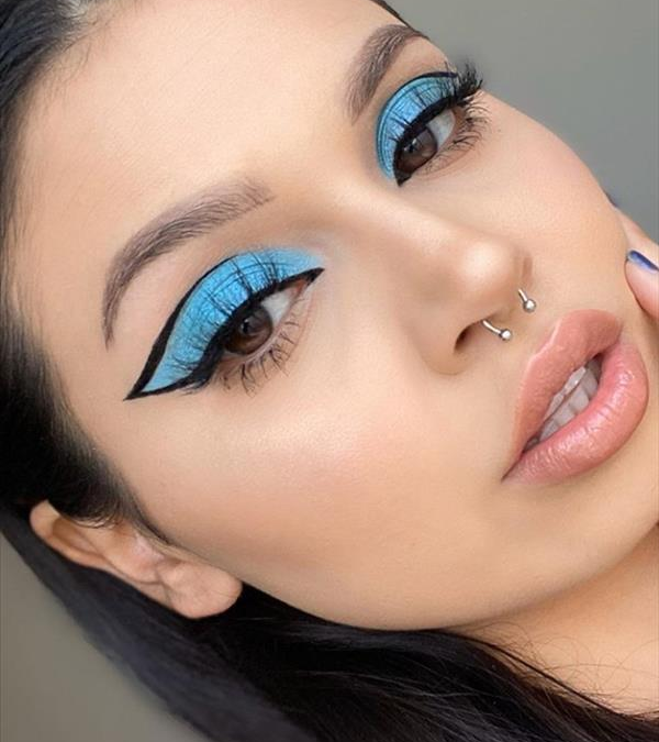 Makeup trends : Top blue eyeliner makeup ideas