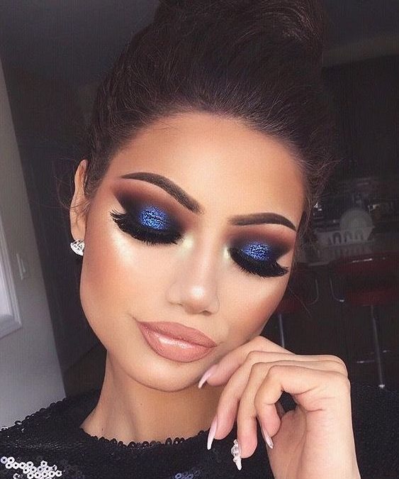 Trends : Top dark blue dress makeup ideas