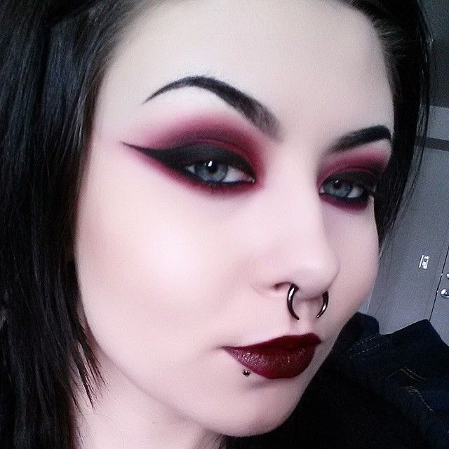 gothic vampire makeup ideas