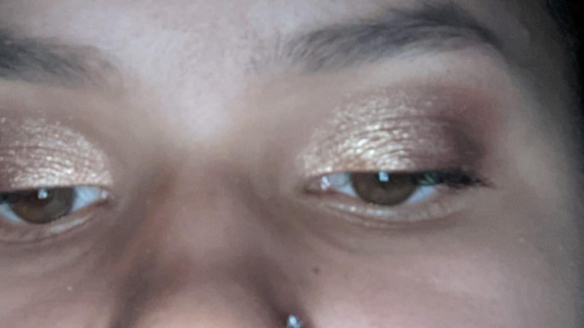 A very smoky / brown look with gold