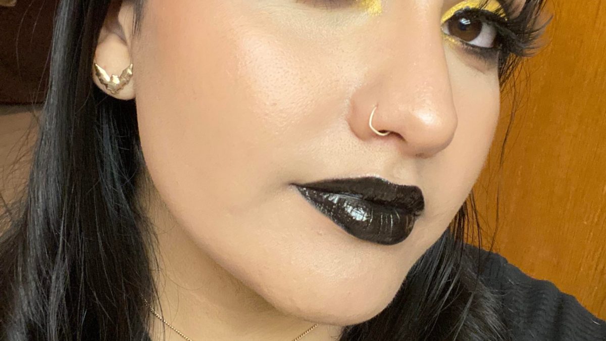 Black and gold look