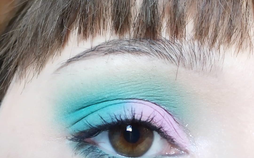 I’m a huge fan of the colorful looks so it was a bit more in my comfort zone than the last one!