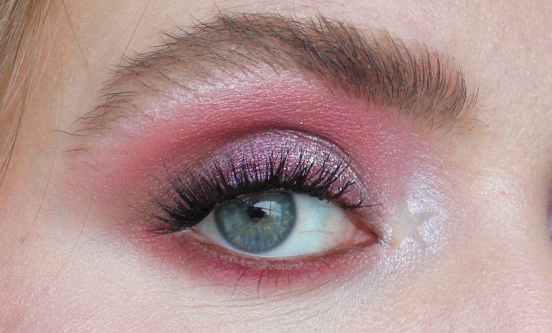 Pink Wednesday look that ended up looking redder because I mixed a brown ombre / a brown base