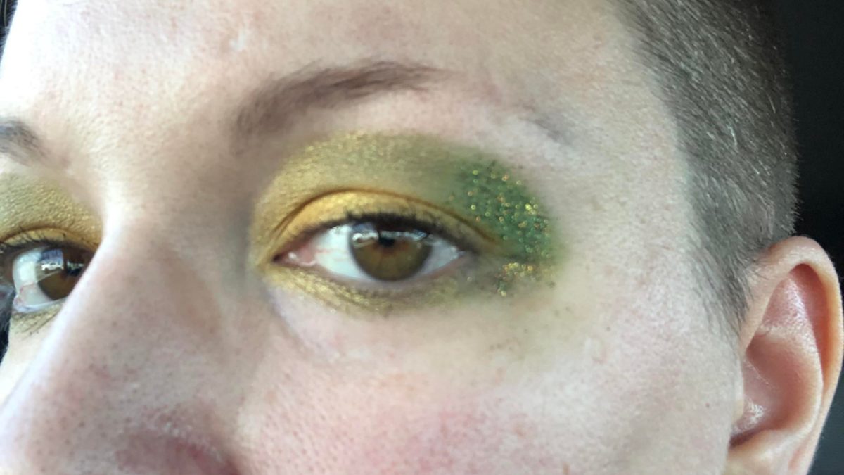 St Patrick’s Day makeup!  I cannot celebrate my first vacation since I found out that I am very Celtic.  So let’s go.