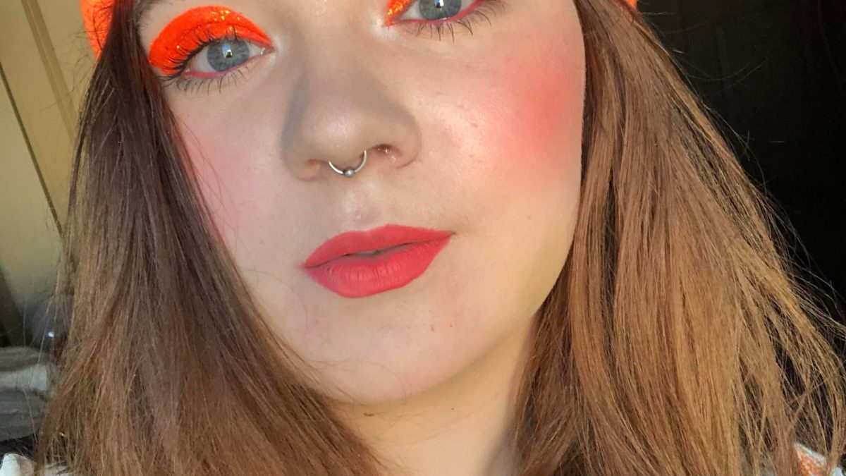 glowing makeup to honor the glorious sunlight of the golden hour
