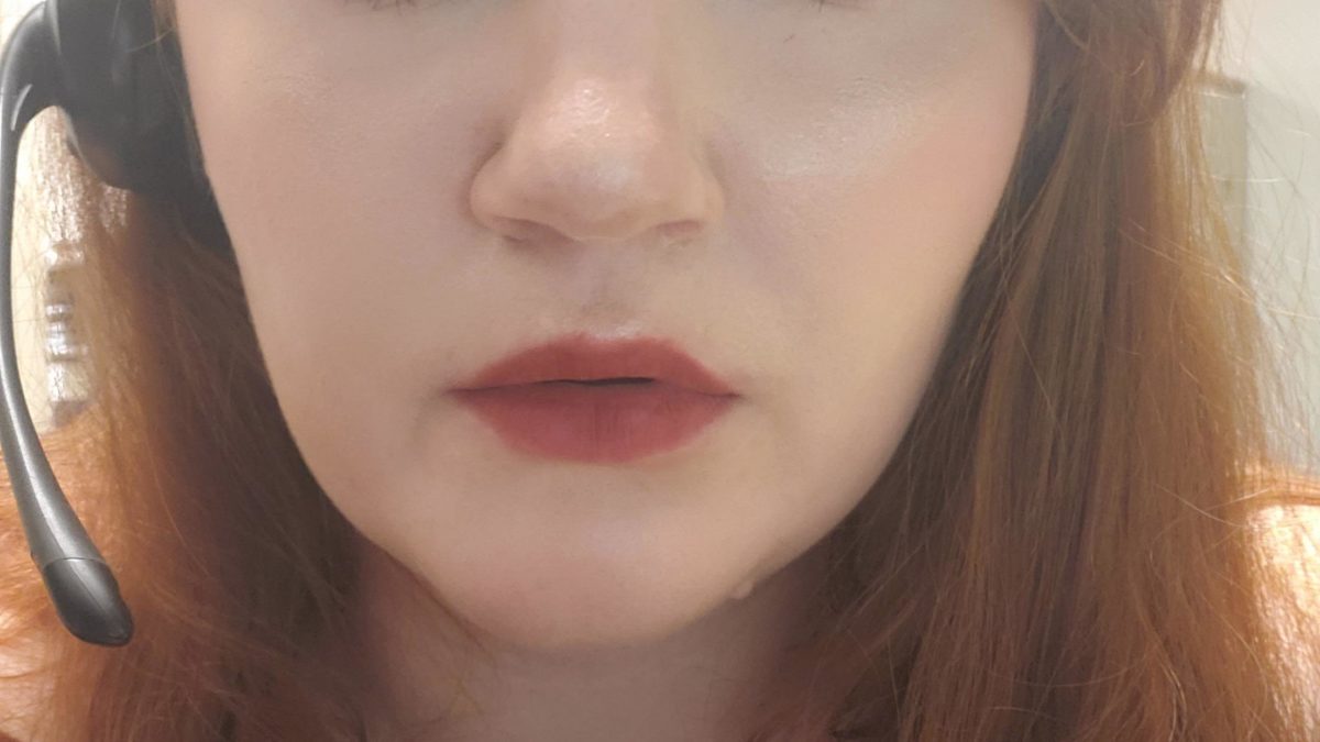 I am a bit new to makeup and have nose issues.  My contour still looks great and my foundation keeps coming apart.  Any advice appreciated!
