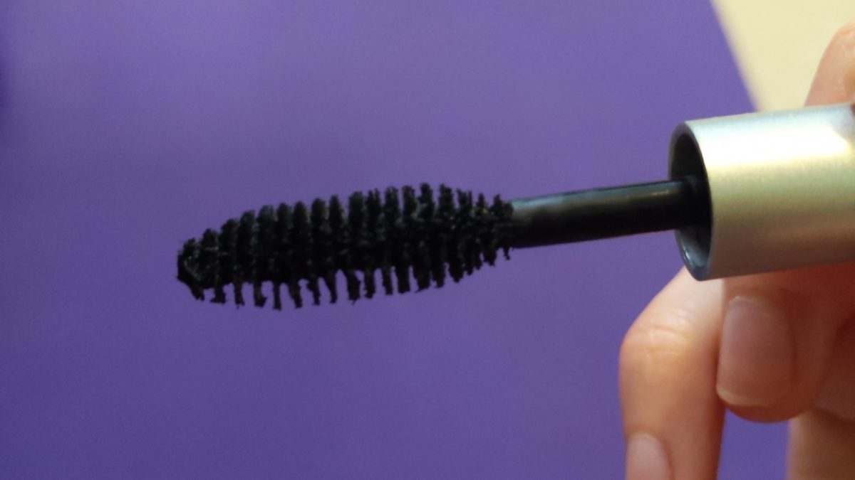 I love the big spoolie brush on Kush Milk Makeup Mascara, but I’ve never been able to find a drugstore mascara with a medium to large spoolie brush.  Does anyone know of one?  I can’t find such good results with the rubber brushes.