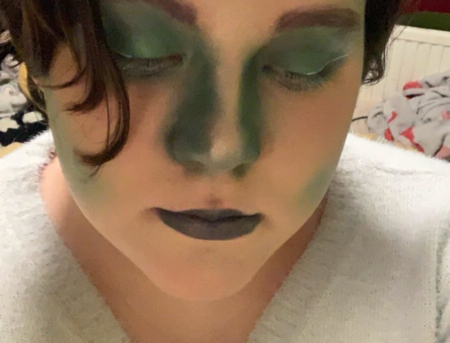It’s definitely not the best makeup I’ve ever done, but for a look like this first try, I don’t think it went too horribly!  This is what I imagine The Cure’s The Caterpillar would look like.  Slightly fairy like 😊
