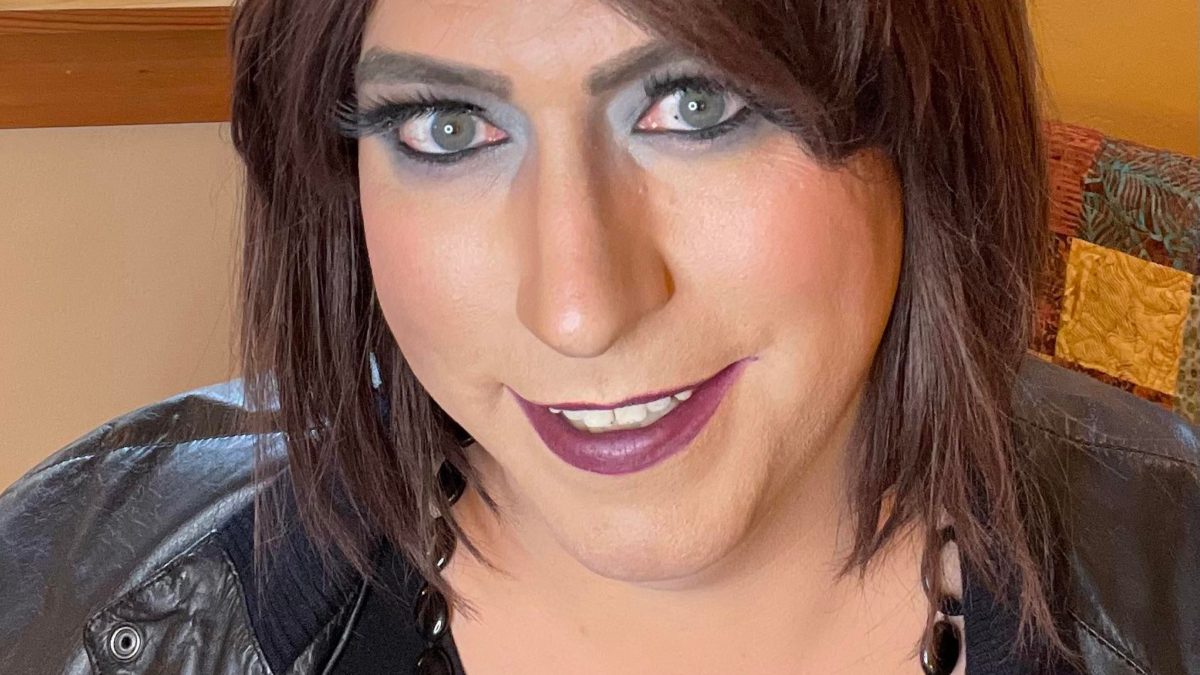 MTF makeup repost;  Shelli needs to learn to read the rules better and / or use his camera properly.