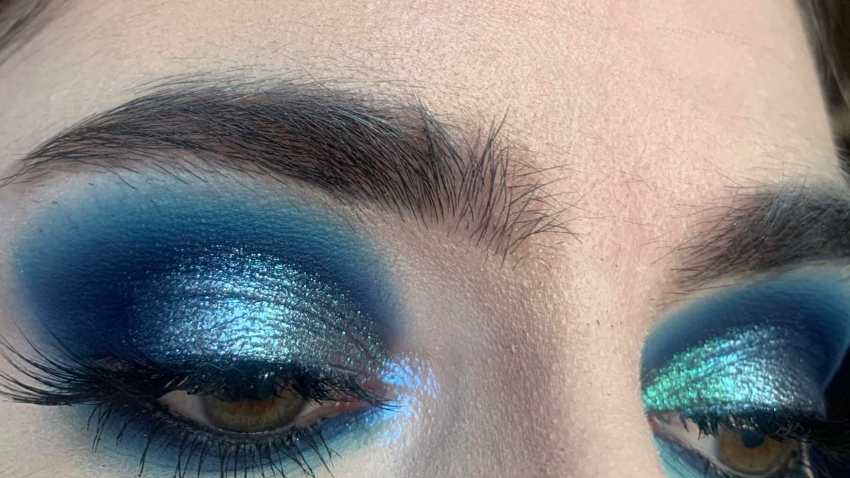I love how reflective and sneaky this look is !! 🌌✨