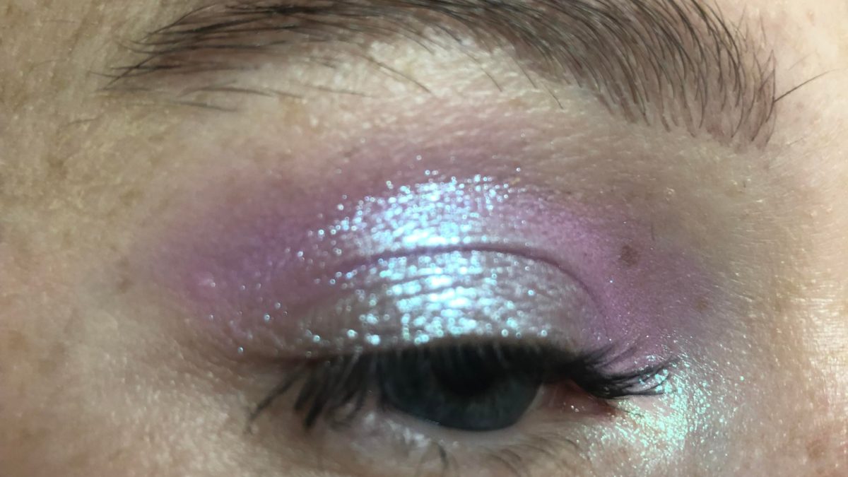 Love this current eye shadow combo for an airy look