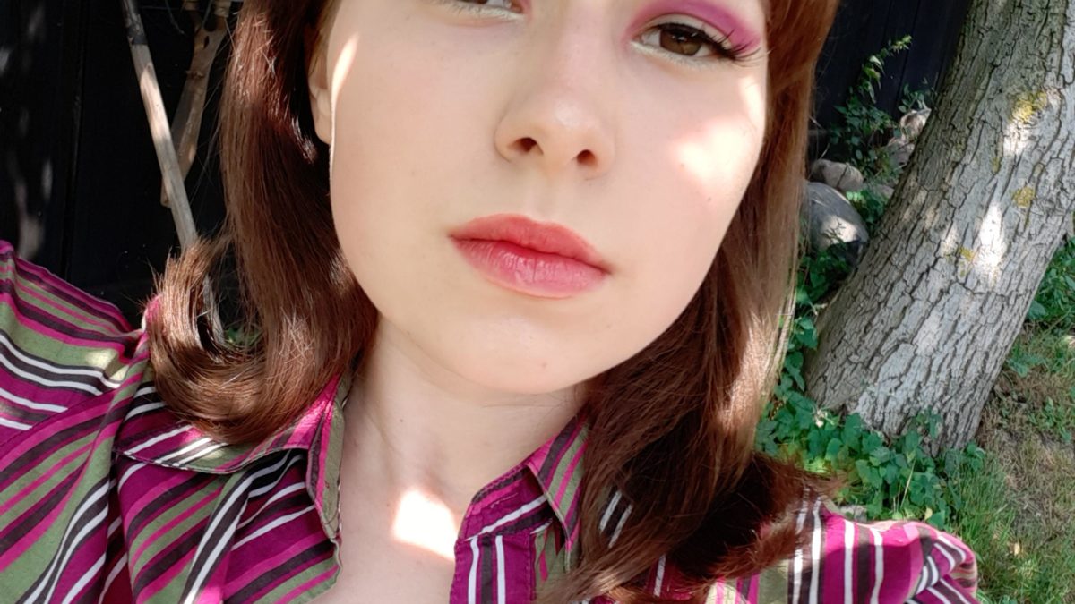 Matched the shirt with my eye makeup.  A newbie here, all advice is welcome!